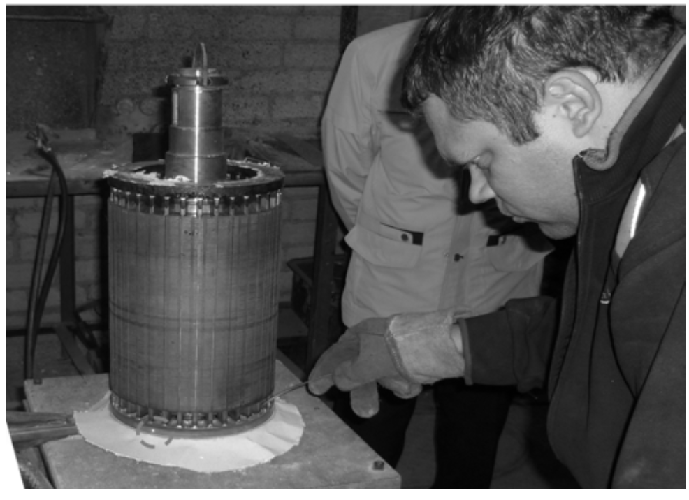 Fluxtrol Simulation of Induction System for Brazing of Squirrel Cage Rotor - Figure 3: Final stage of the brazing. Spot on a ring – a point of the pyrometer laser pointing